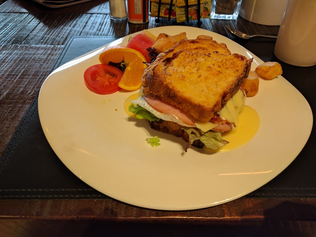 Restaurant la Charpente | 5116 Ave Royale, Boischatel, QC G0A 1H0, Canada | Phone: (418) 822-0123