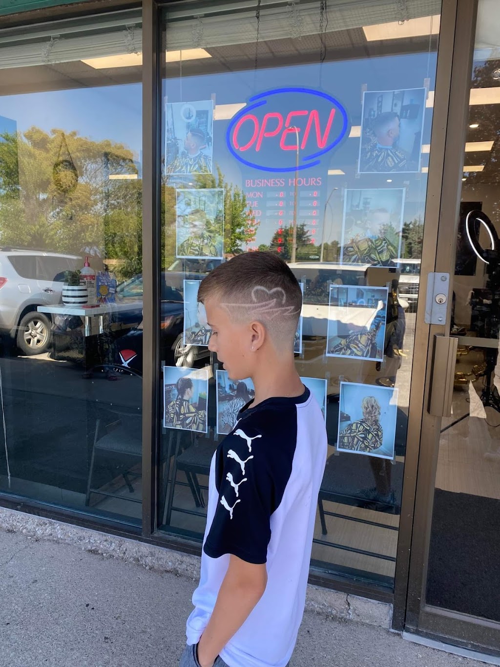 Randis Barber & Beauty Salon | 1050 Paramount Dr #7, Stoney Creek, ON L8J 1P8, Canada | Phone: (905) 783-8362