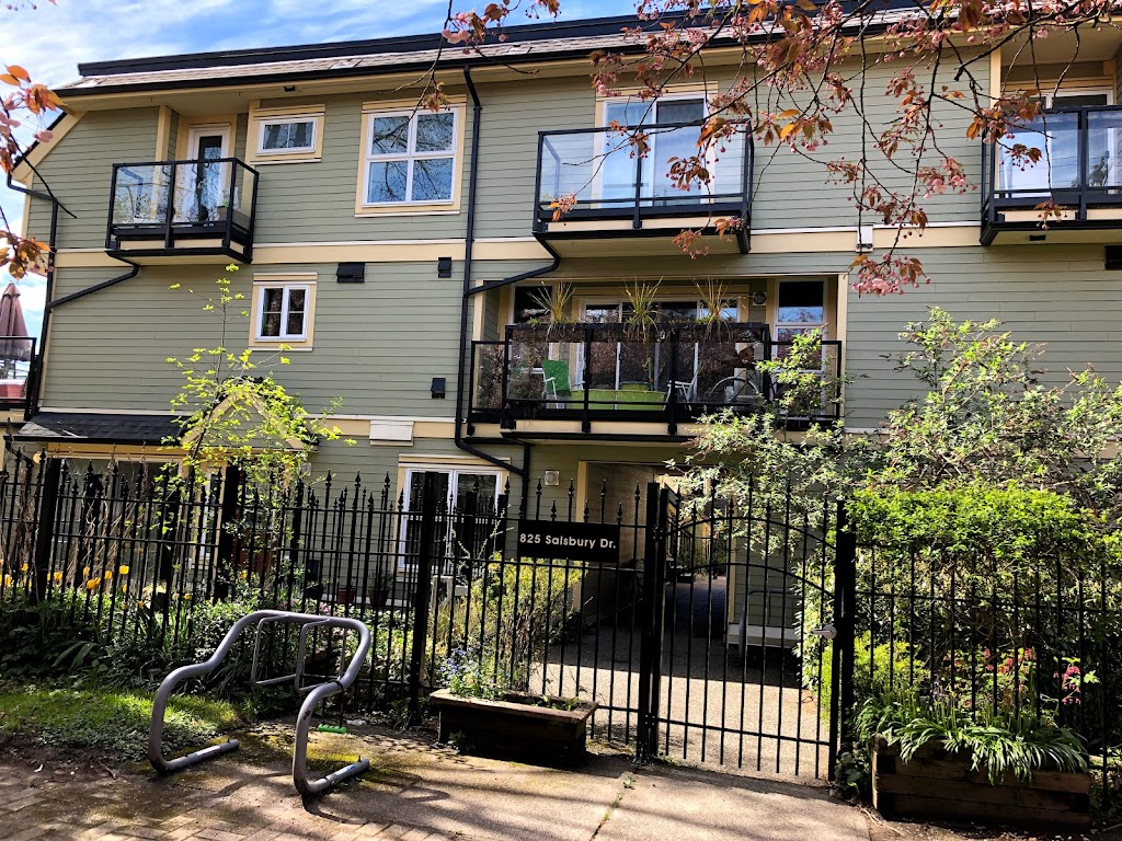 Grace MacInnis Housing Co-Operative | 825 Salsbury Dr, Vancouver, BC V5L 4A3, Canada | Phone: (604) 254-2434