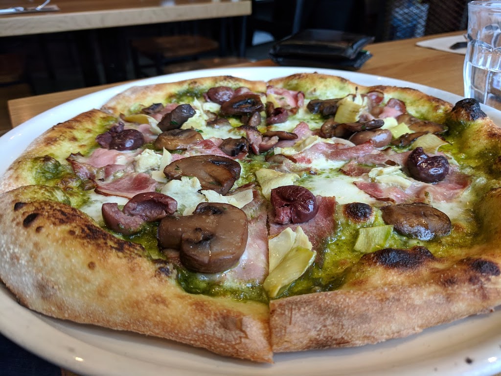 Pizzeria Prima Strada | 14-1400 Cowichan Bay Rd, Cobble Hill, BC V0R 1L3, Canada | Phone: (250) 929-4655