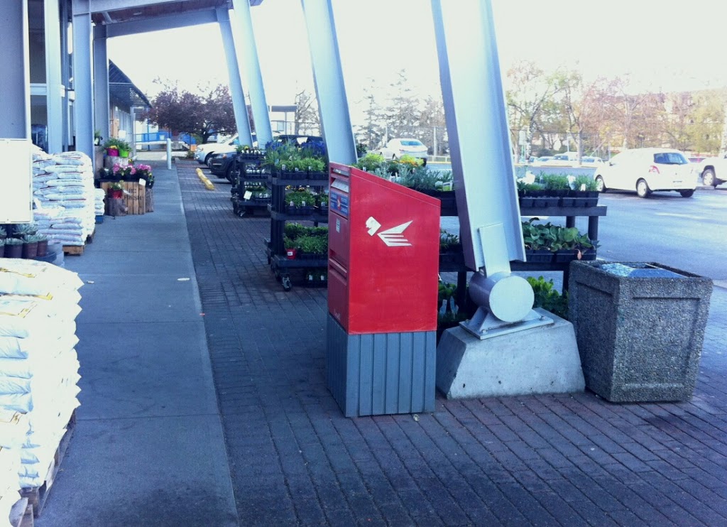 Canada Post Mailbox | 3475 Quadra St, Victoria, BC V8X 1G8, Canada