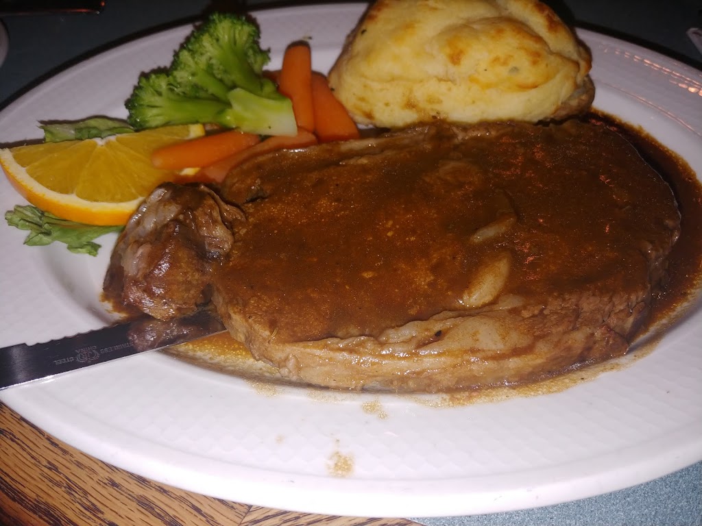Capri Steak & Pizza House | 1704 Edmonton Trail, Calgary, AB T2E 1J8, Canada | Phone: (403) 276-8918