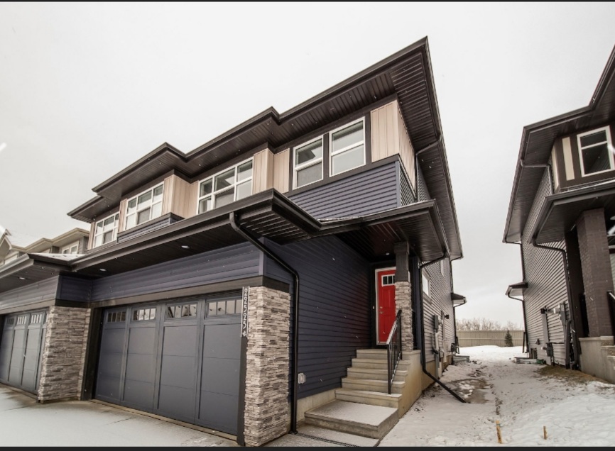 Cantiro Homes in Rosenthal | 8331 224 St NW, Edmonton, AB T5T 5X7, Canada | Phone: (587) 906-8574