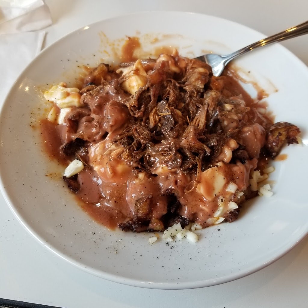 Poutineville | 511 Boulevard Antoine-Séguin, Saint-Eustache, QC J7P 0E1, Canada | Phone: (450) 974-9040