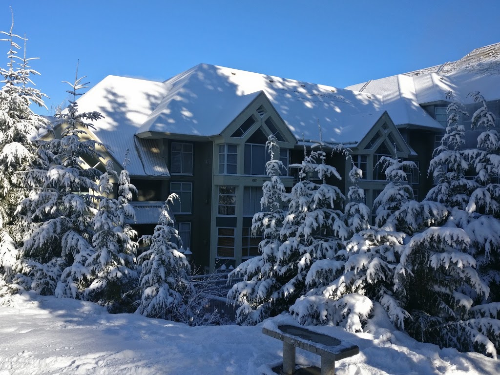 The Woodrun Lodge | 4910 Spearhead Pl, Whistler, BC V0N 1B4, Canada | Phone: (604) 932-0100
