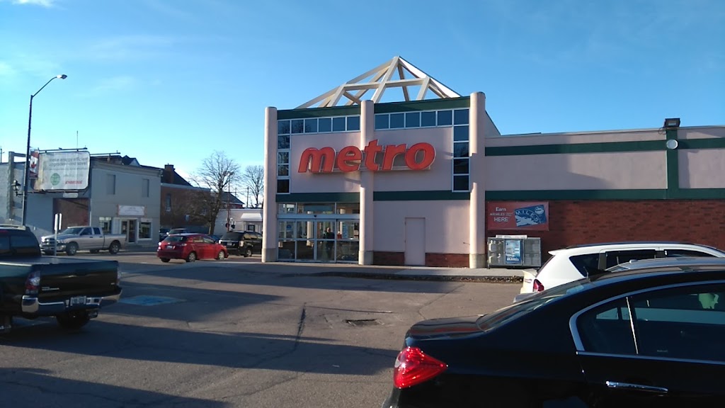 Metro | 83 Raglan St S, Renfrew, ON K7V 1P8, Canada | Phone: (613) 432-3013