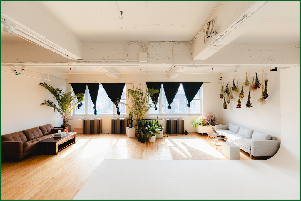 Greenhouse studio | 4001 Rue Berri suite 302, Montréal, QC H2L 4H2, Canada | Phone: (514) 833-4478