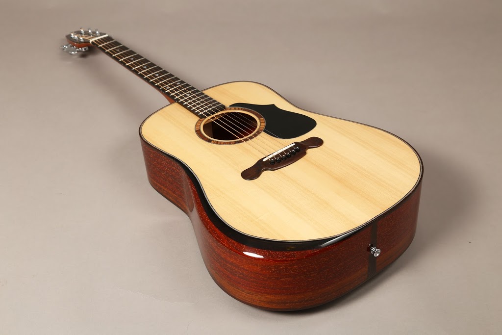 Andre Forget Guitars | 444 Cedar Point Rd, Tiny, ON L9M 0H1, Canada | Phone: (705) 533-3273