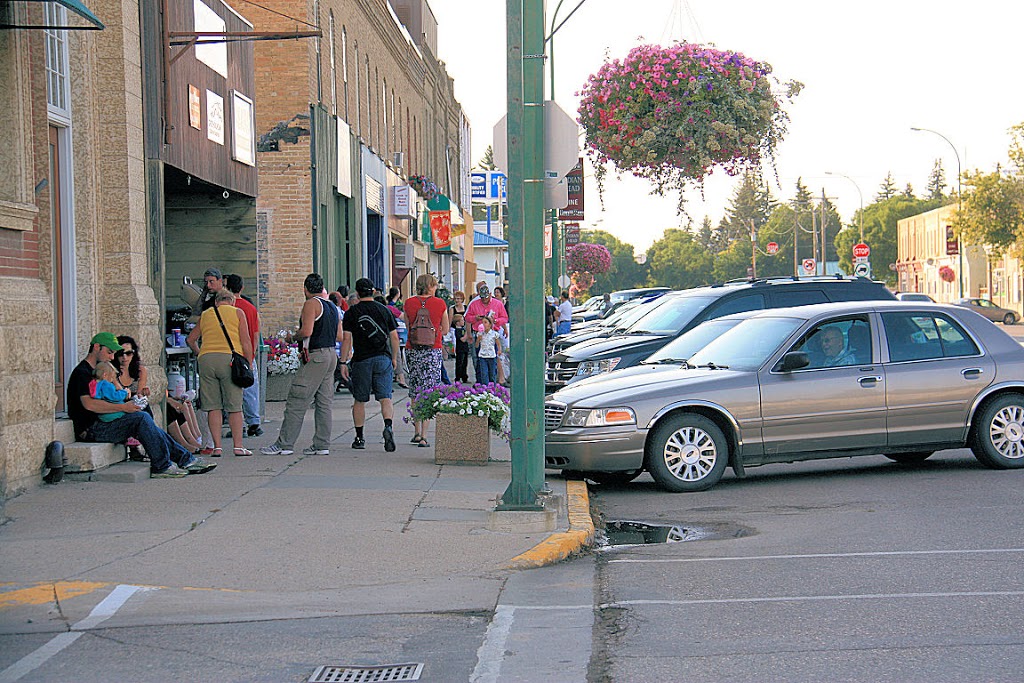 Grand Avenue Inn | 515 Grand Ave, Indian Head, SK S0G 2K0, Canada | Phone: (306) 695-2163