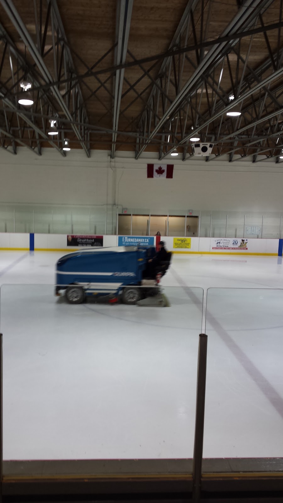 Darlington Sports Centre | 2276 Taunton Rd, Hampton, ON L0B 1J0, Canada | Phone: (905) 263-2906