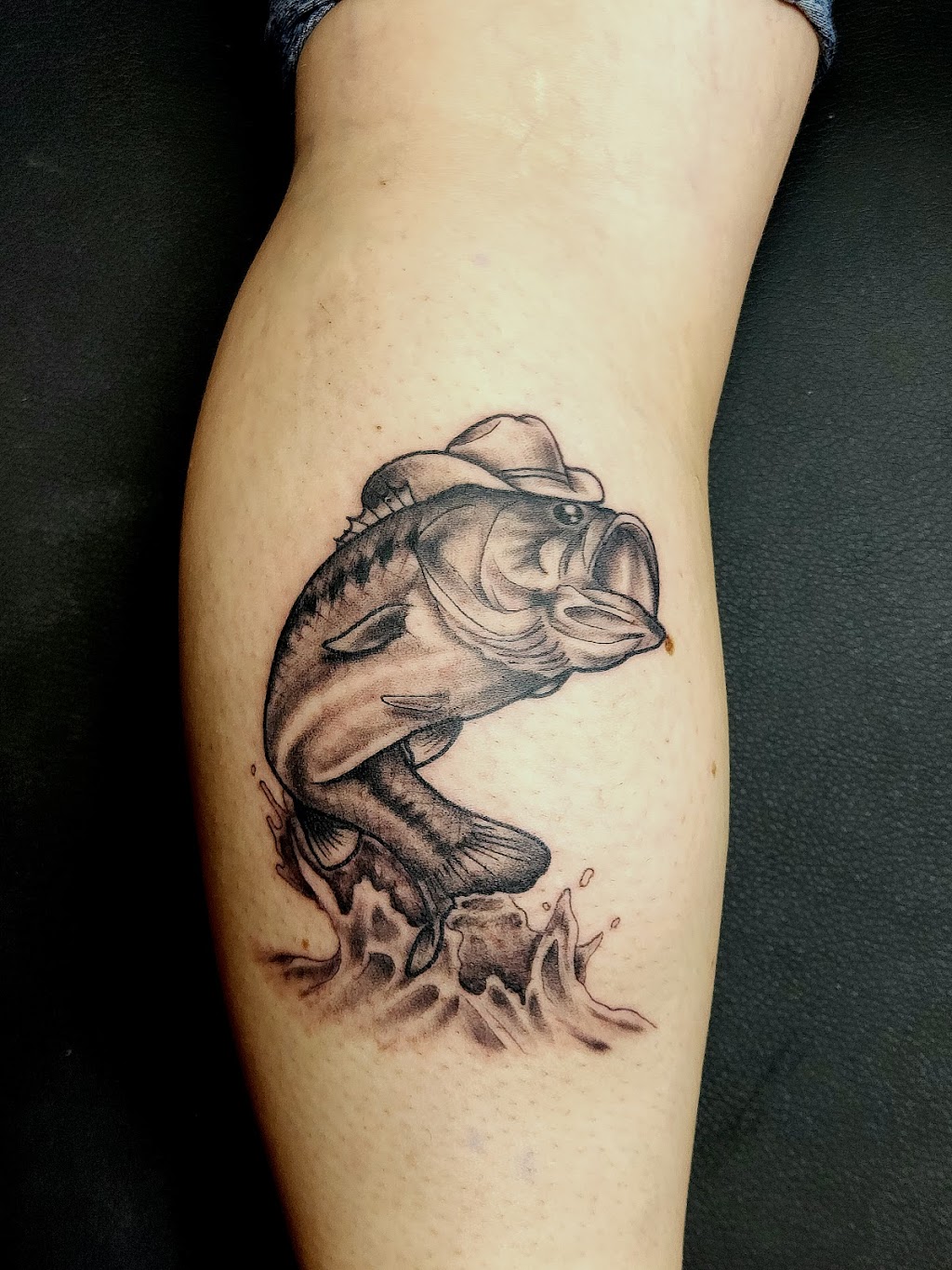 Black Chandelier Tattoo | 89 River St, Sunderland, ON L0C 1H0, Canada | Phone: (905) 993-1159