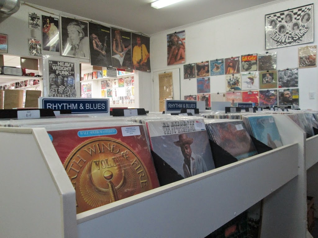 BJ Records & Nostalgia | electronics store | 13 Clapperton St, Barrie, ON L4M 3E4, Canada | 7057373031 OR +1 705-737-3031