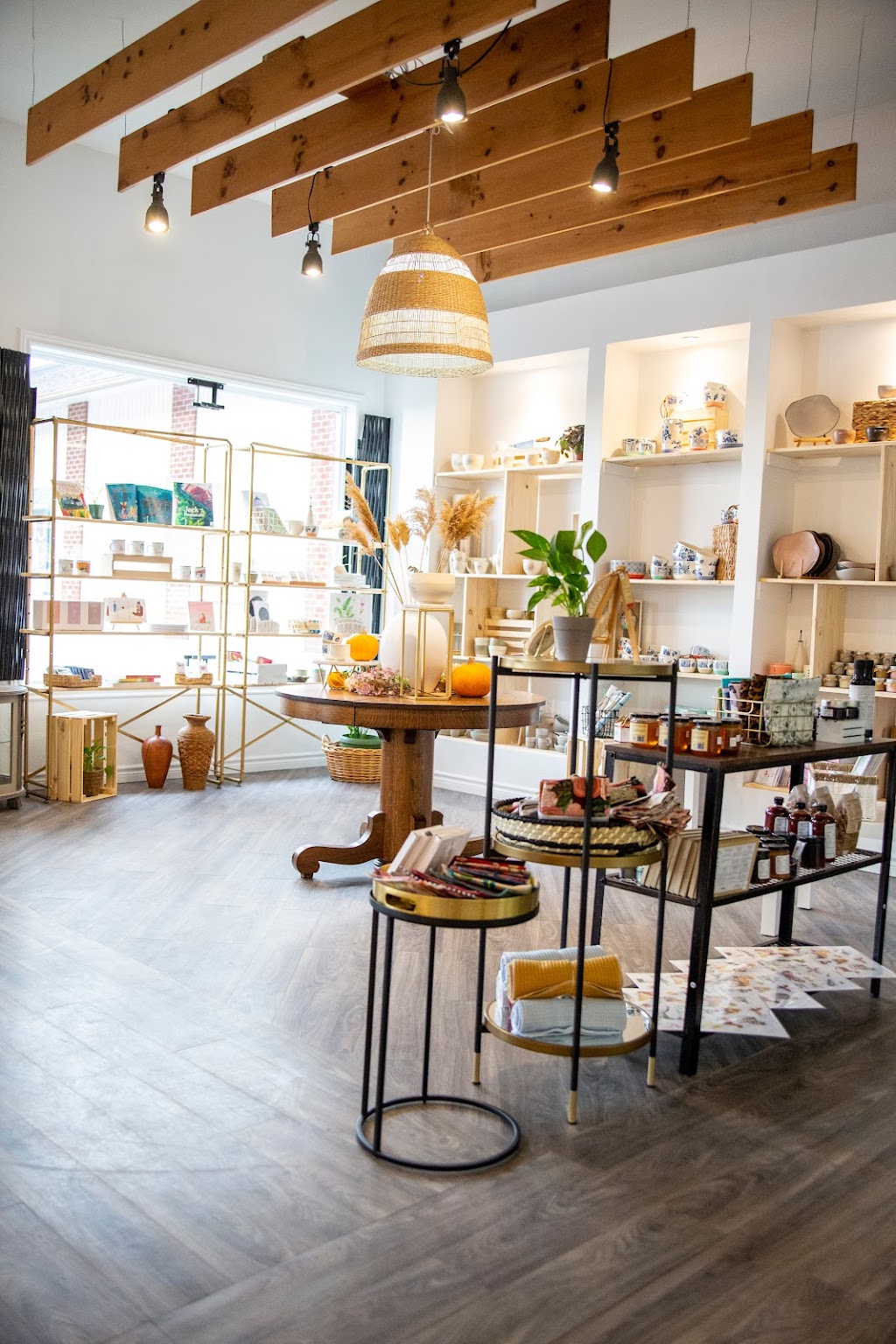 À fleur de terre - Atelier-Boutique de céramique | 3100 Rte Harwood Local 30, Vaudreuil-Dorion, QC J7V 8P2, Canada | Phone: (450) 424-4774