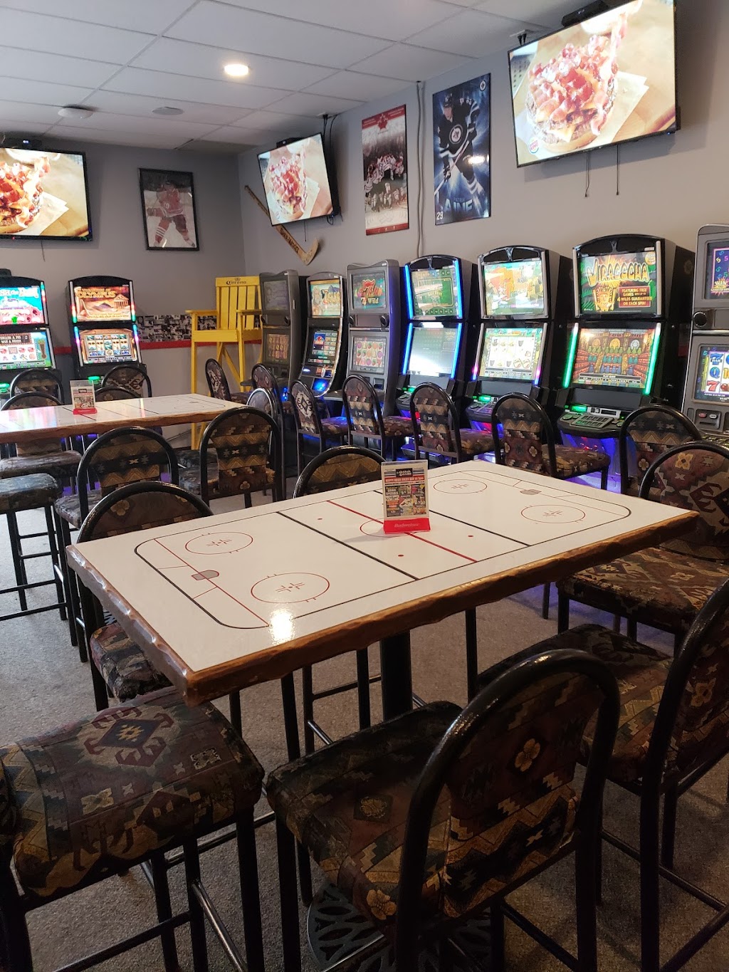 4th Line Pub & Grill | 3025 Ness Ave, Winnipeg, MB R2Y 2J2, Canada | Phone: (204) 896-9815