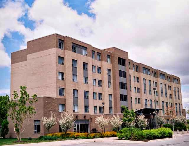 Residence & Conference Centre - Niagara-on-the-Lake | 137 Taylor Rd, Niagara-on-the-Lake, ON L0S 1J0, Canada | Phone: (905) 641-4435