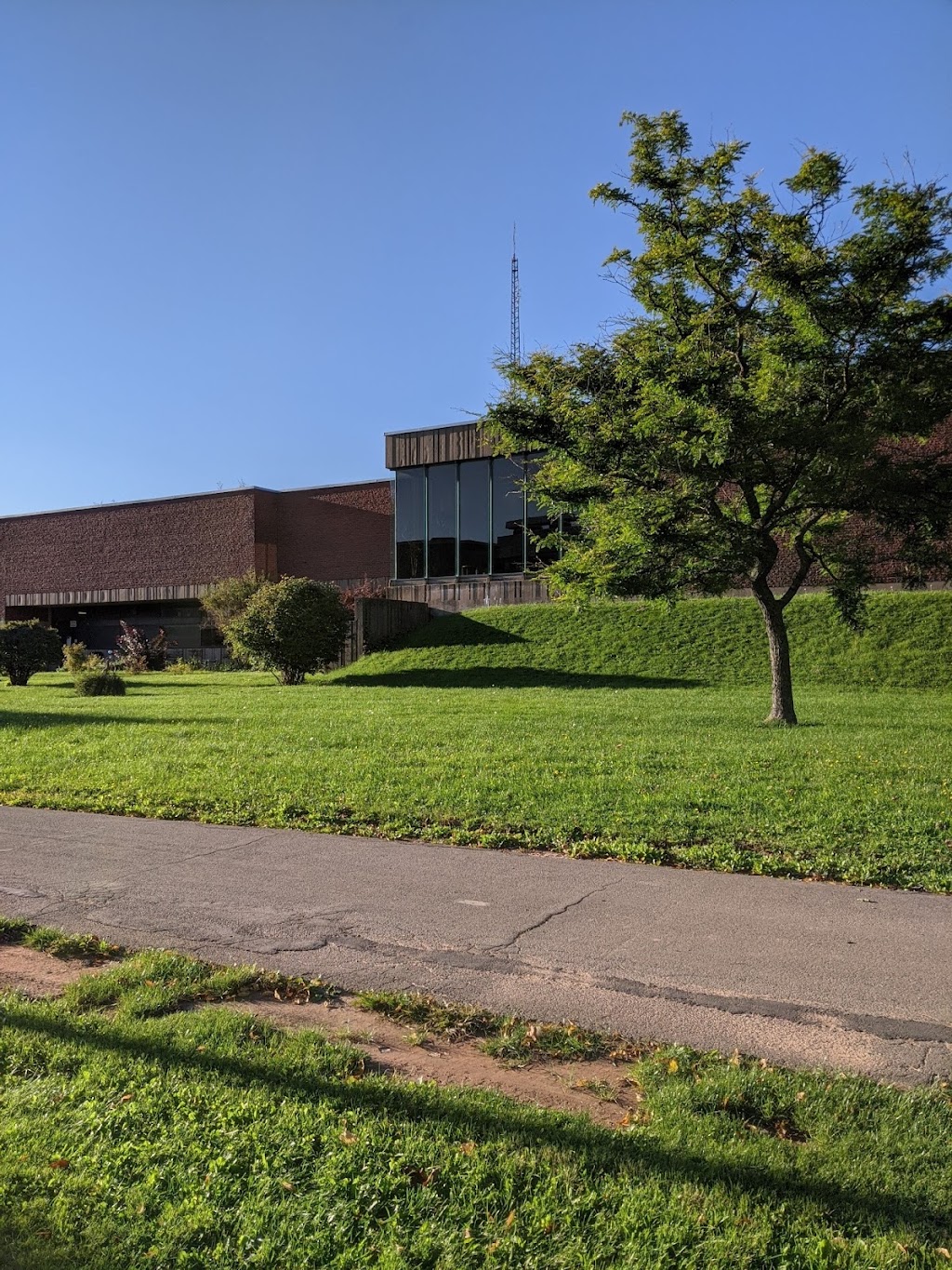 Robertson Library | 550 University Ave, Charlottetown, PE C1A 4P3, Canada | Phone: (902) 566-0583