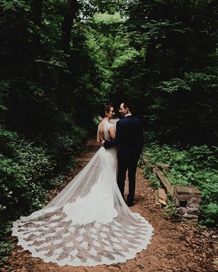Elite Bridal | 569 Lakeshore Rd E, Mississauga, ON L5G 0A8, Canada | Phone: (905) 783-9225