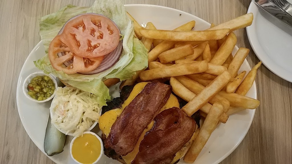 Bobbys Hideaway- Port Credit | 398 Lakeshore Rd E, Mississauga, ON L5G 1H5, Canada | Phone: (905) 278-3688