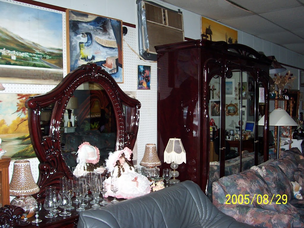 Au Coin des Trouvailles (Bedford) | 170 A Rue Principale, Bedford, QC J0J 1A0, Canada | Phone: (450) 350-0792