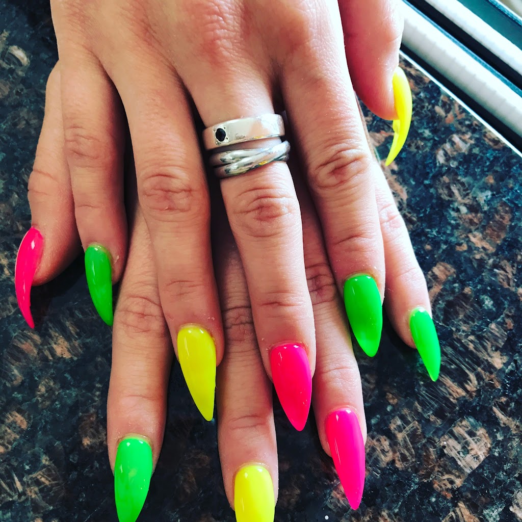 Nails In | 525 St Annes Rd Ste B, Winnipeg, MB R2M 3E8, Canada | Phone: (204) 505-6777