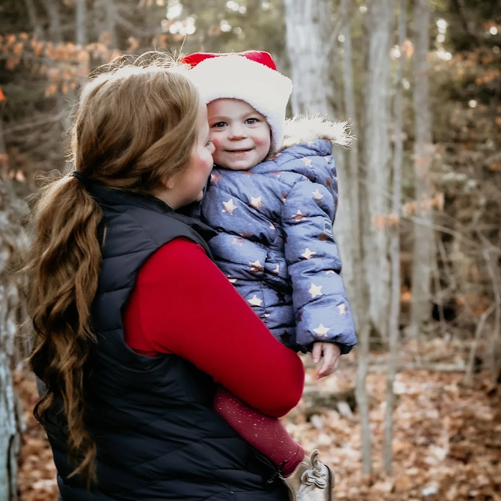 Felicia Mowers Photography | 33 Thompson Rd, Madoc, ON K0K 2K0, Canada | Phone: (613) 885-7626