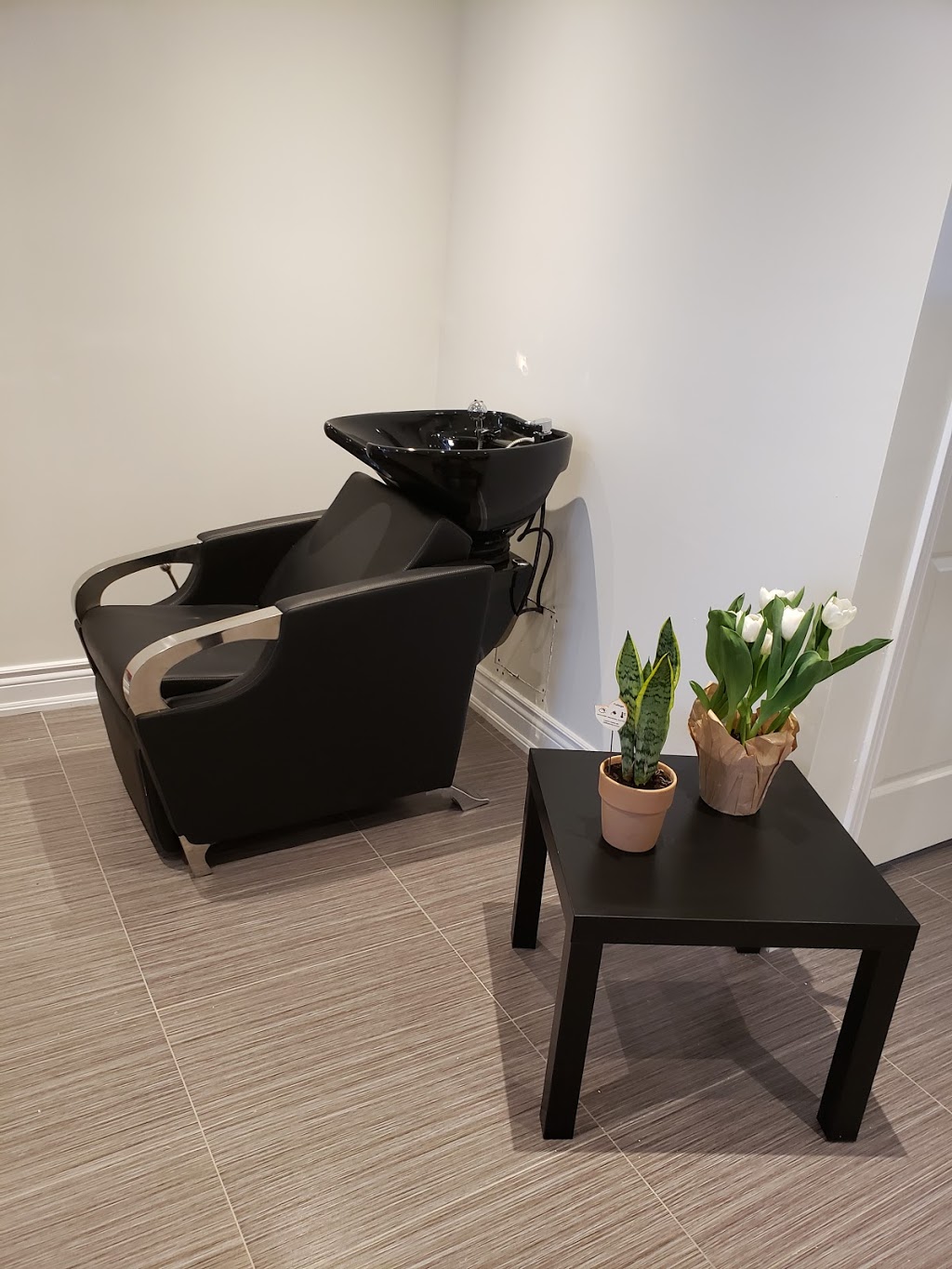 Higher Level Canadian Hair Salon Inc | 1381 Weston Rd, York, ON M6M 4S1, Canada | Phone: (416) 244-7334
