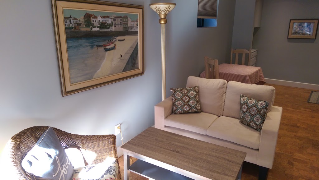 Salt Spring Carriage House B&B | 144 Fairway Dr, Salt Spring Island, BC V8K 1M6, Canada | Phone: (250) 538-8142