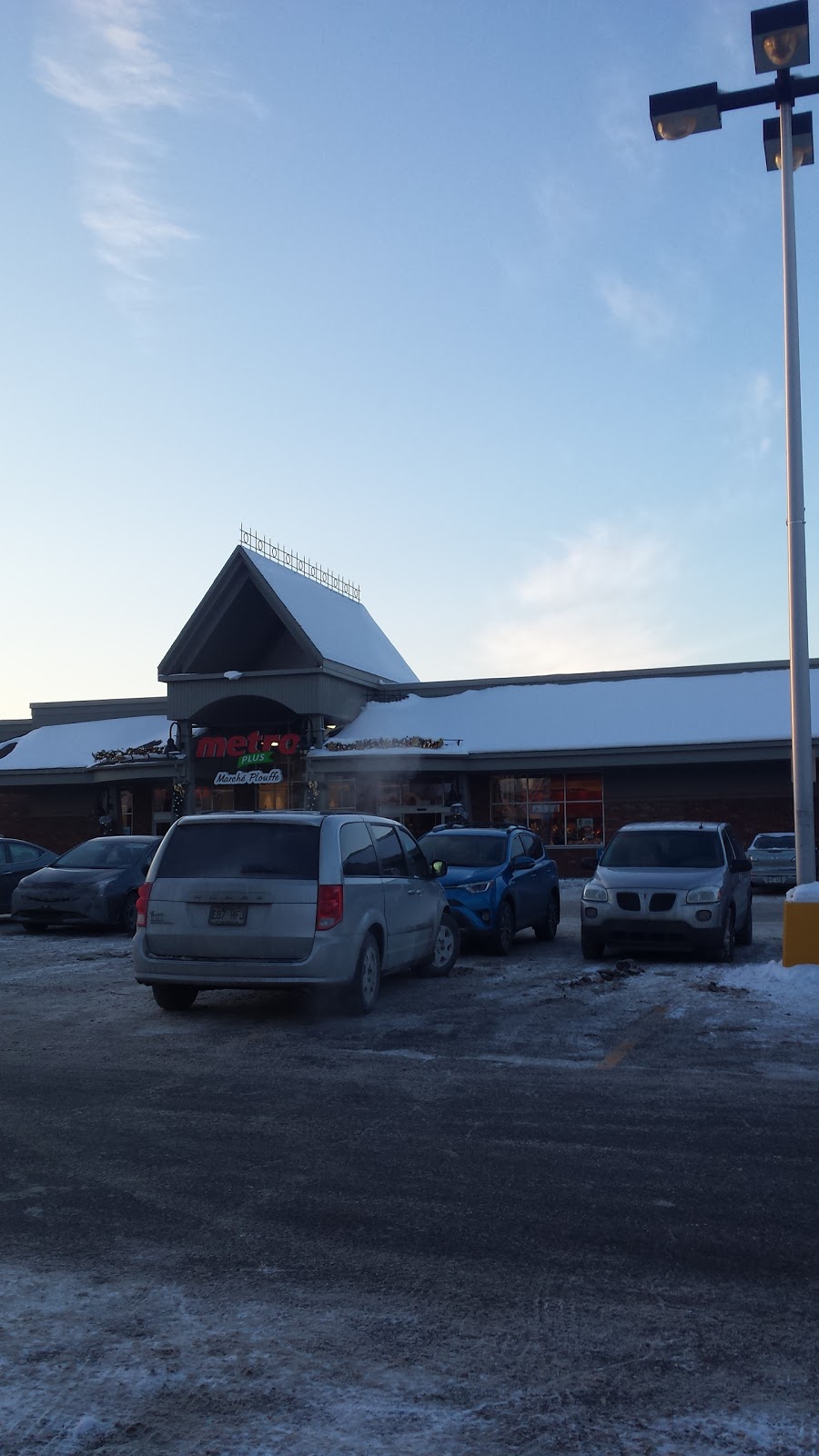 Metro Plouffe Farnham | 450 Rue Meigs, Farnham, QC J2N 2C8, Canada | Phone: (450) 293-3123