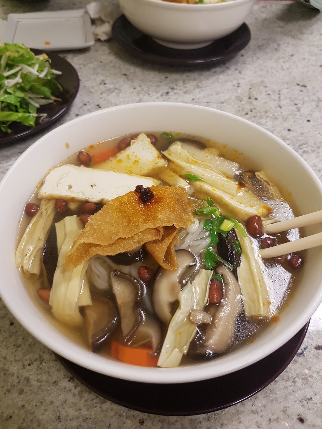Rau Bistro: Vietnamese Street Food | 4105 4 St NW #2, Calgary, AB T2K 1A3, Canada | Phone: (403) 984-9101