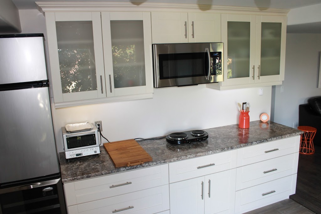 Lakeview Vacation Suite, Kelowna (Westside) | 424 Abel Pl, Kelowna, BC V1Z 3E1, Canada | Phone: (250) 769-6225
