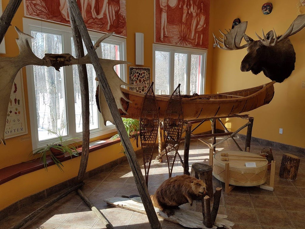 La Maison amérindienne | 510 Montée des Trente, Mont-Saint-Hilaire, QC J3H 2R8, Canada | Phone: (450) 464-2500