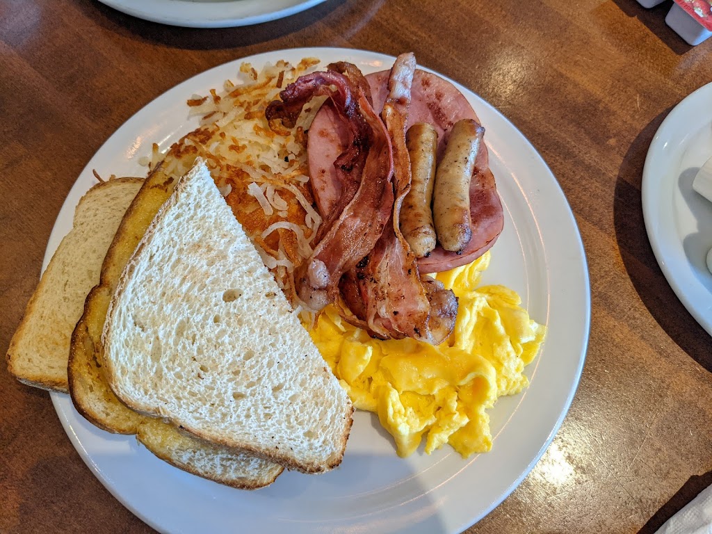 Dennys | 2950 Mount Lehman Rd, Abbotsford, BC V4X 1T3, Canada | Phone: (604) 850-7263