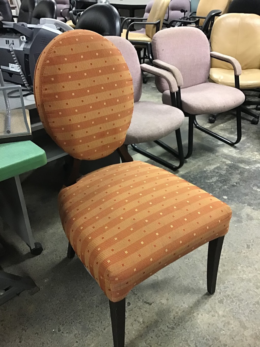 Johns Office Furniture Plus | 3 Bruce St, Dartmouth, NS B2W 1L3, Canada | Phone: (902) 818-4111