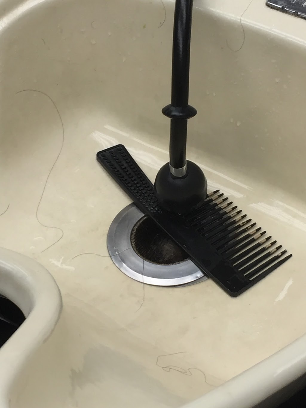 First Choice Haircutters | 1 Bartley Bull Pkwy, Brampton, ON L6W 3T7, Canada | Phone: (905) 456-2118