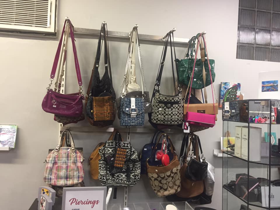 Carmyns Bargains | 297 Springbank Dr Rear 1, London, ON N6J 1G4, Canada | Phone: (226) 236-5715