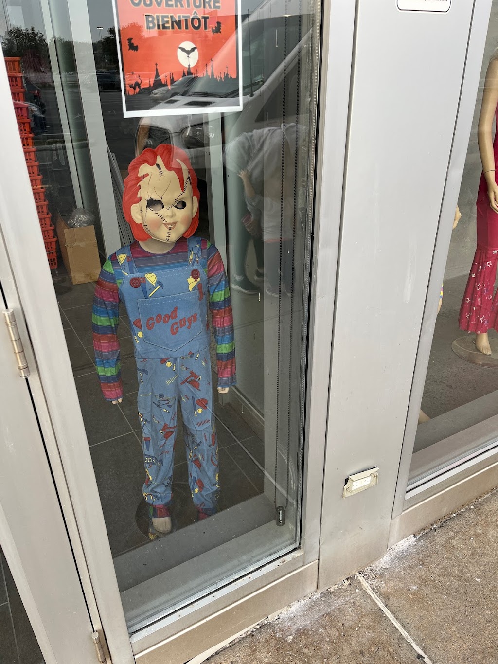 Halloween Depot Kirkland | 3272 Rue Jean-Yves, Kirkland, QC H9J 2R6, Canada | Phone: (450) 218-0774