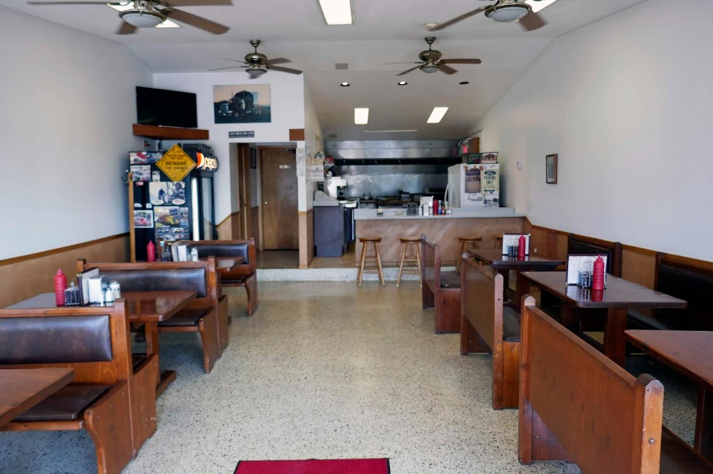 Jays Motel and Restaurant | Talbot Road, 3313 ON-3, Jarvis, ON N0A 1J0, Canada | Phone: (519) 587-5717
