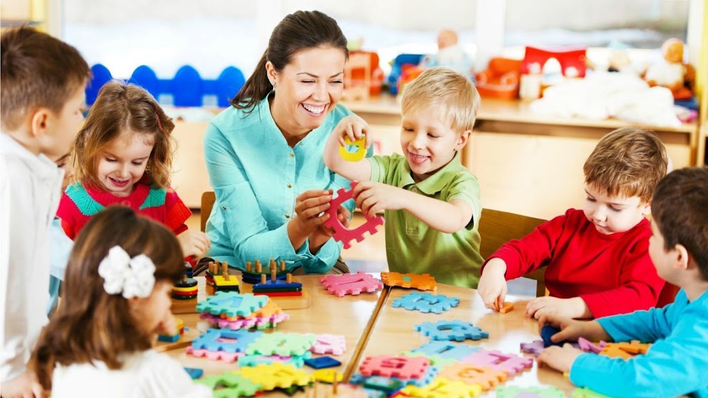 Garderie oasis Day care | 5621 Av. Palmer, Côte Saint-Luc, QC H4W 2P2, Canada | Phone: (514) 834-1811