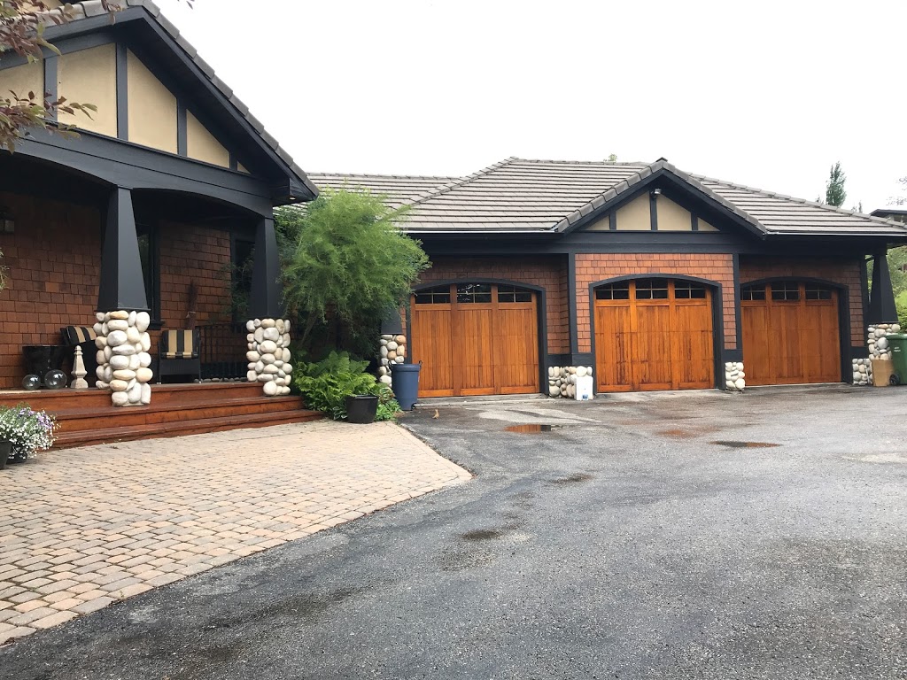 Neighbourhood Painters | 427 36 Ave NE, Calgary, AB T2E 6R1, Canada | Phone: (403) 978-2257