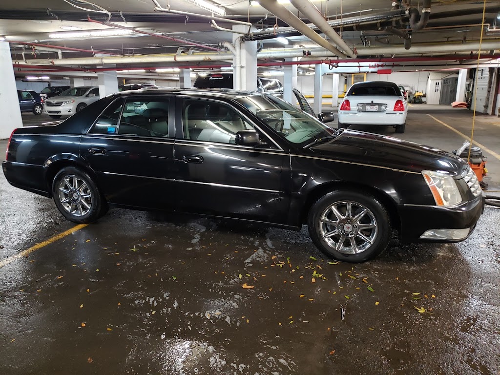Paramount Limousine Services Ltd. | 1804 Crowchild Trail NW, Calgary, AB T2M 0M5, Canada | Phone: (403) 804-8916