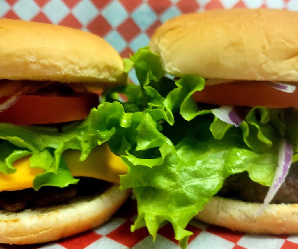 Rendezvous Family Restaurant | 765 Rue Dufferin, Stanstead, QC J0B 3E0, Canada | Phone: (819) 704-1100