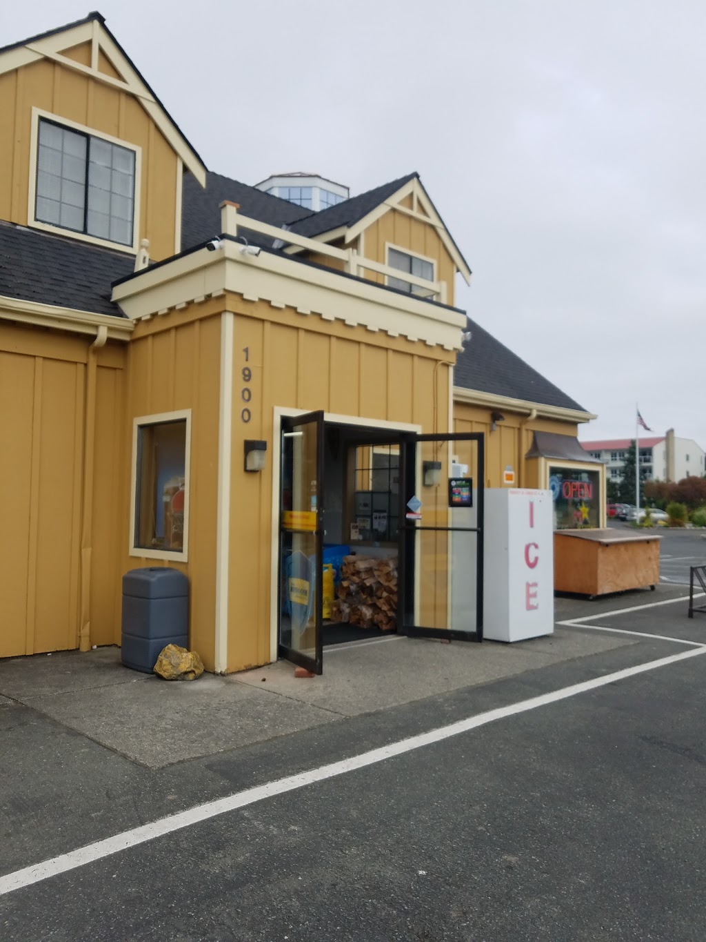 Old Salts Deli & Market | 1900 Skyline Way, Anacortes, WA 98221, USA | Phone: (360) 293-0618