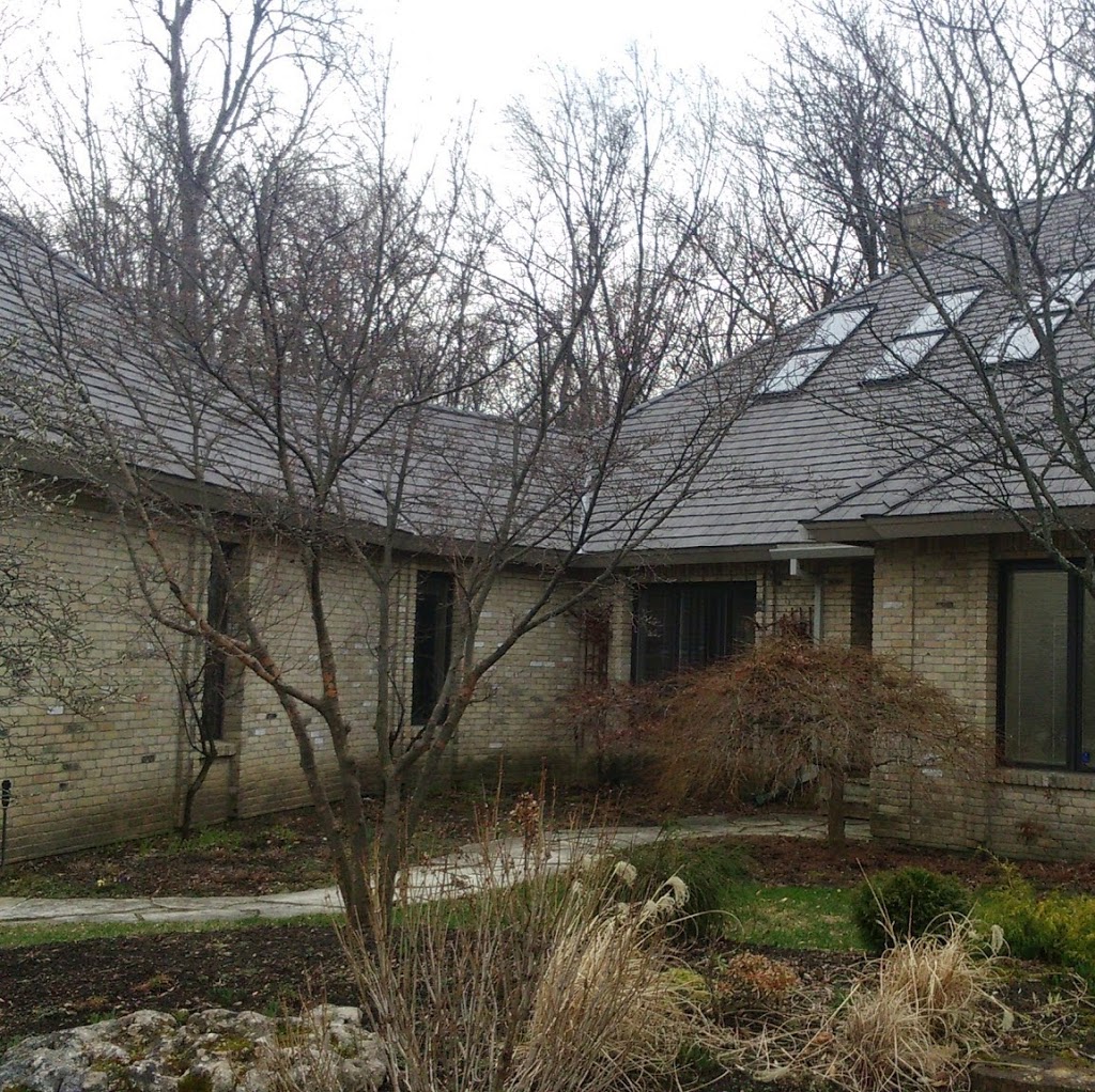 AB Clothier Roofing | 57 Charles St, Dorchester, ON N0L 1G0, Canada | Phone: (519) 268-8293