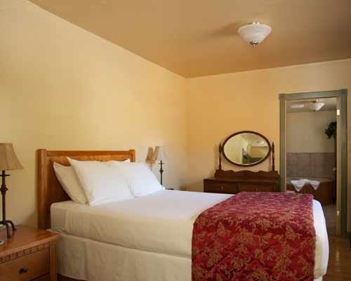 Reynolds Hotel | 1237 Main St, Lillooet, BC V0K 1V0, Canada | Phone: (250) 256-4202