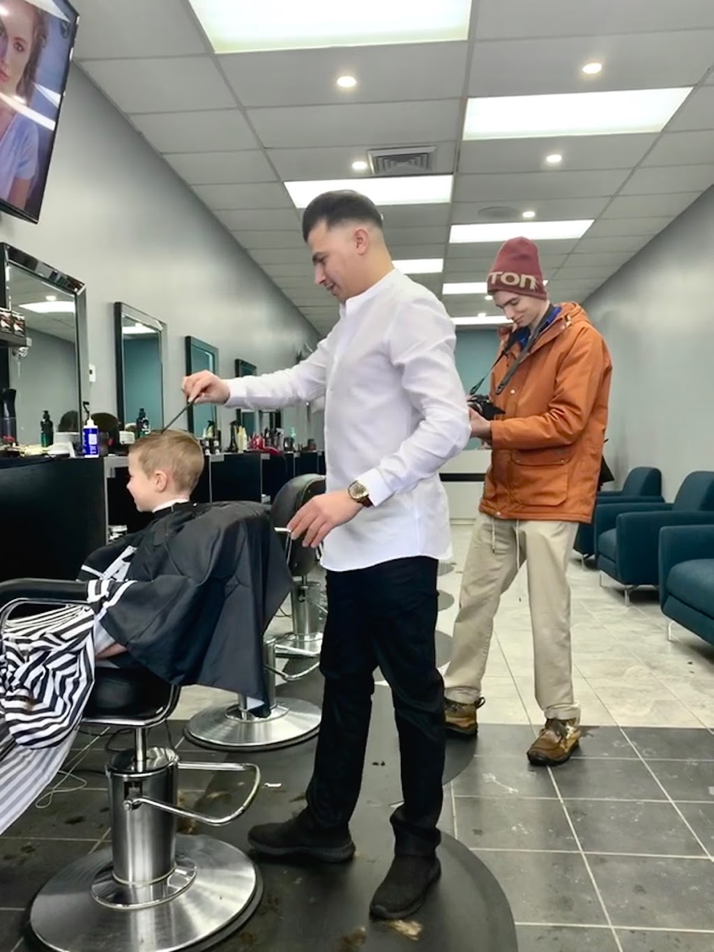 Fabulous Barbershop | 2549 Baseline Rd, Ottawa, ON K2H 7B3, Canada | Phone: (613) 820-0128