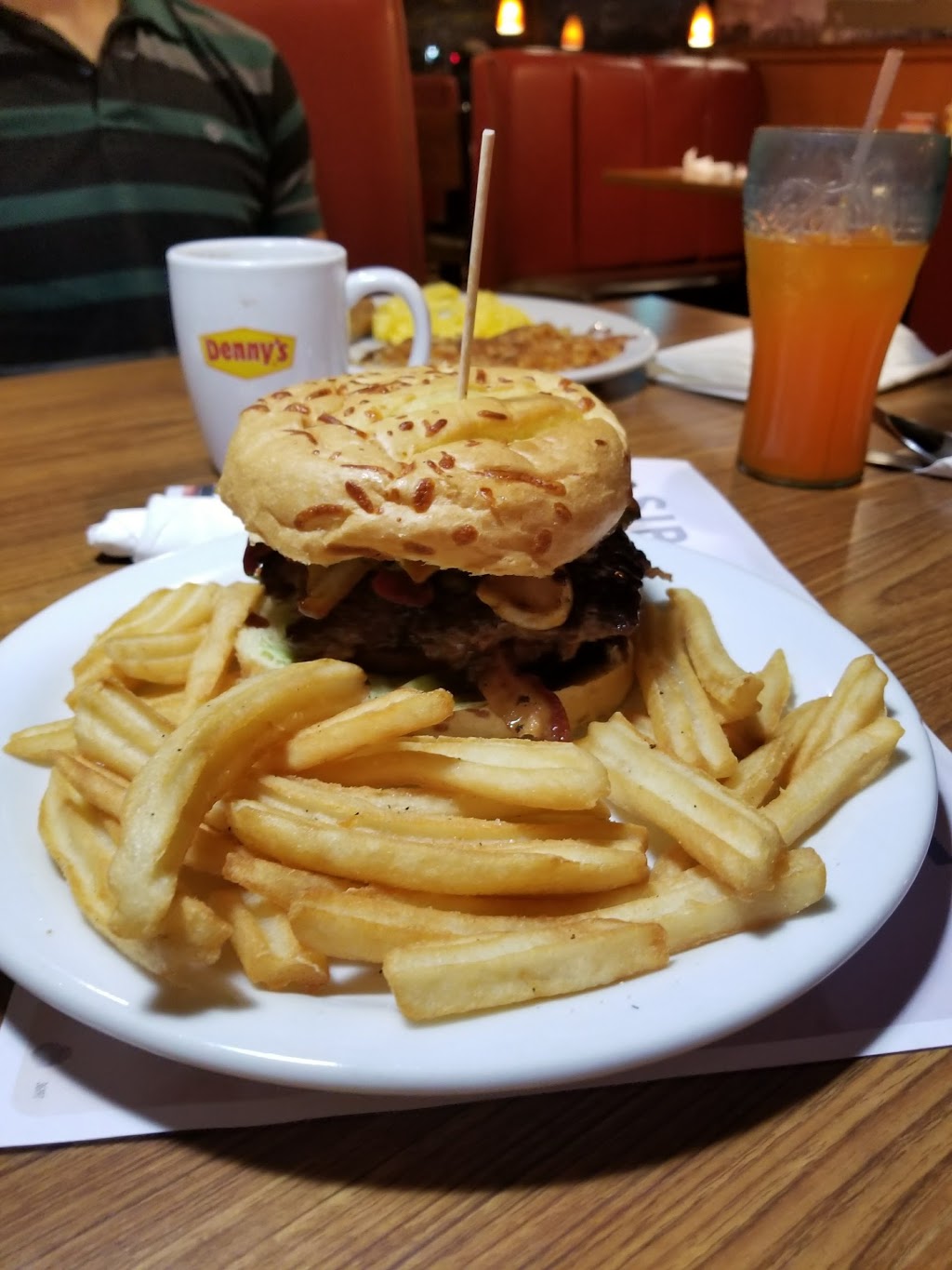 Dennys | 5092 Camp Rd, Hamburg, NY 14075, USA | Phone: (716) 646-3065