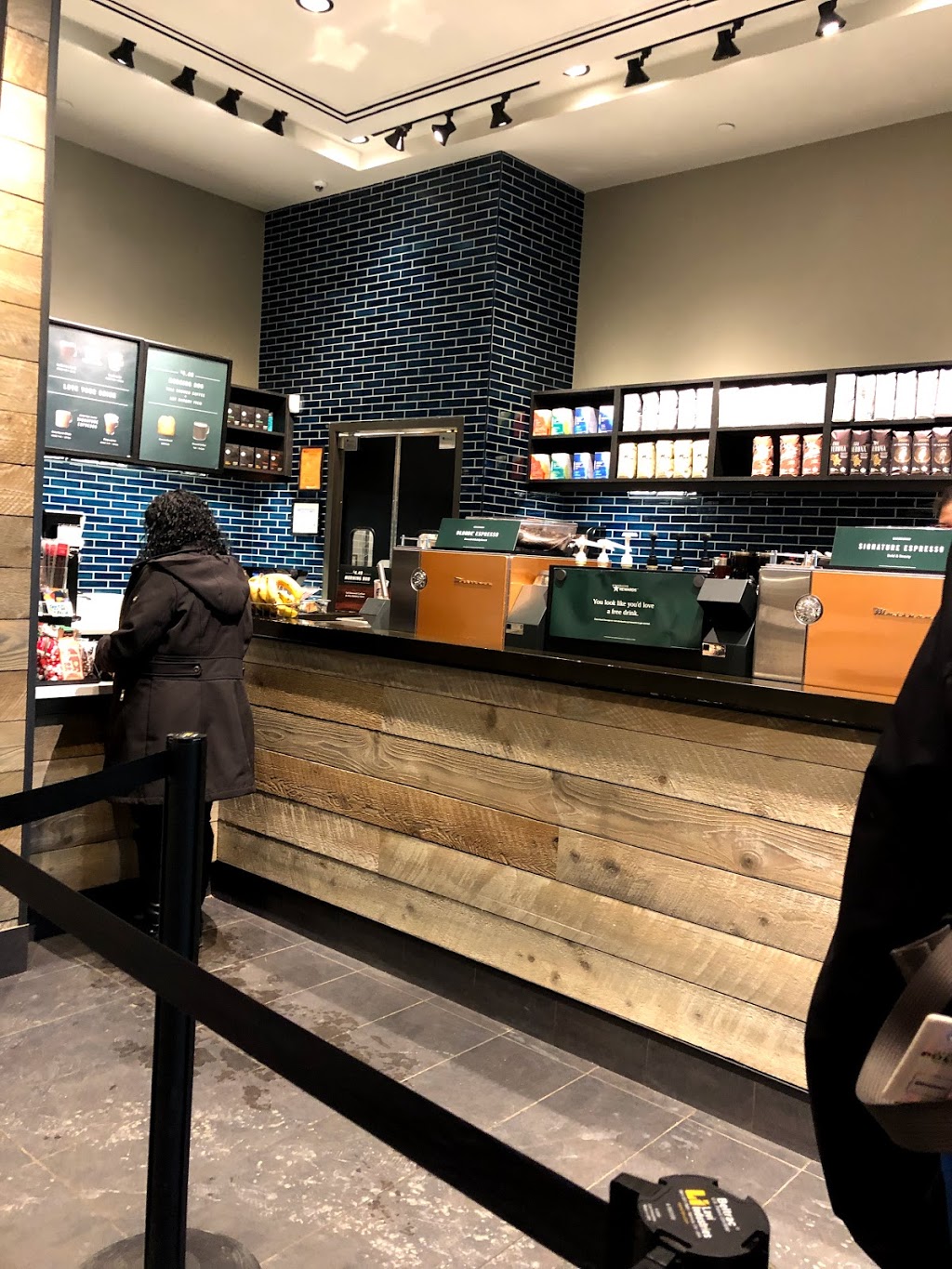 Starbucks | 76, 1 Edmonton City Centre NW, Edmonton, AB T5J 2Z2, Canada | Phone: (780) 428-0311