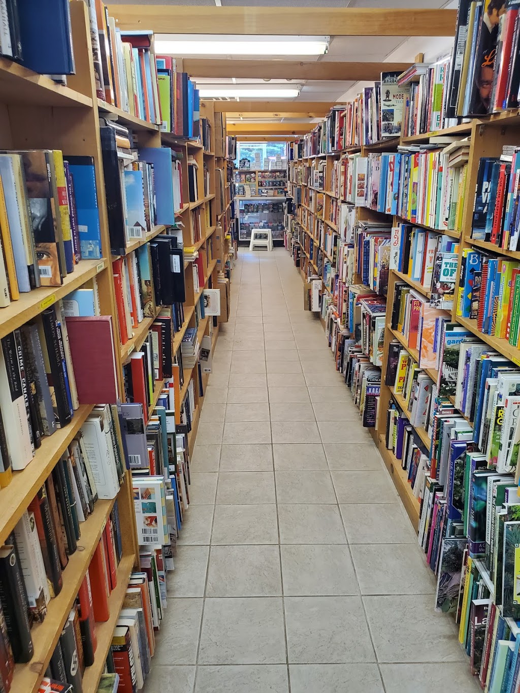 Books Galore | 7296 Hwy, Coldbrook, NS B4R 1B7, Canada | Phone: (902) 679-9816