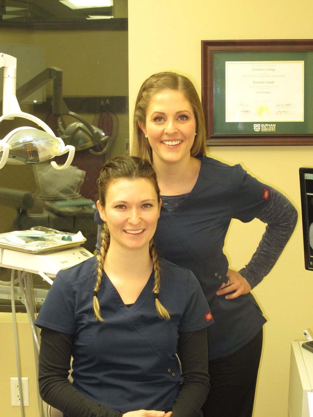 Dr Ian Gray Dental Group | doctor | 17665 Leslie St, Newmarket, ON L3Y 3E3, Canada | 2892121118 OR +1 289-212-1118