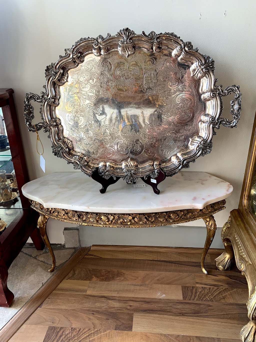 L&M Art and Antiques | 2074 Avenue Rd, North York, ON M5M 4A6, Canada | Phone: (647) 344-0777